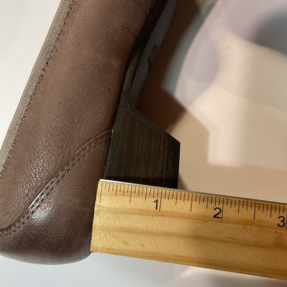 ABEO Mia Womens Low Heel Pump Taupe Leather Size 8.5 - Picture 10 of 10